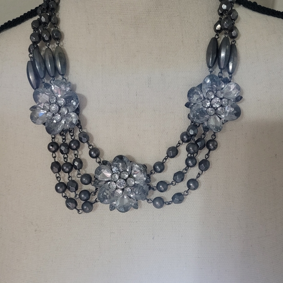Lane Bryant Beautiful Flower Bling Necklace Used...Bougie !!!..strand beads miss - Picture 8 of 11